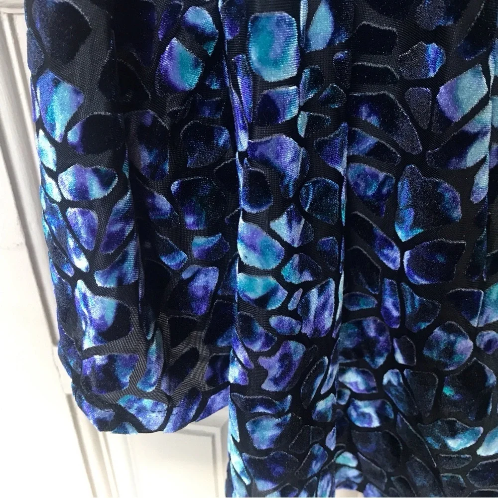 Roz & Ali Pretty Blue/Black Floral Top Velour Textured SzL Petite Lt Weight